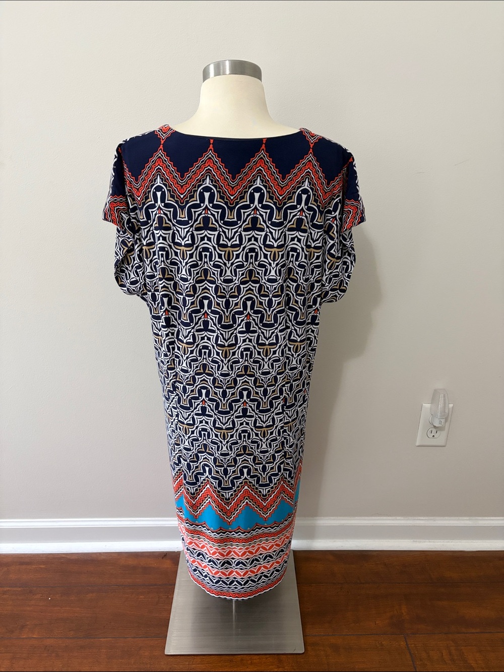 Laundry by Shelli Segal Navy Geometric Split-Neck Dress Red, Orange, Aqua Trim M - Picture 4 of 7